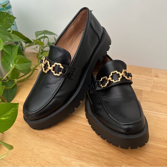 Sam & Libby Black Flats with Gold Detailing - Picture 10 of 10